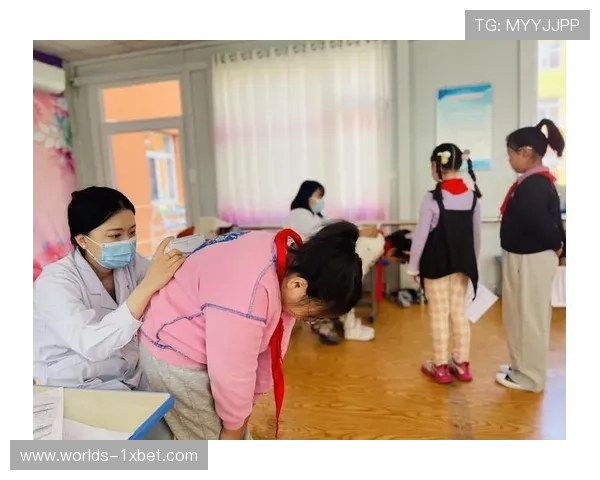 青少年3V3曲棍球挑战赛现场免费提供脊柱健康检测等公益服务