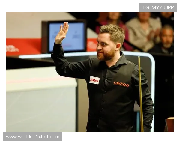 马克·戴维斯对阵黄佳浩的比赛成为资格赛成败关键的决胜之战